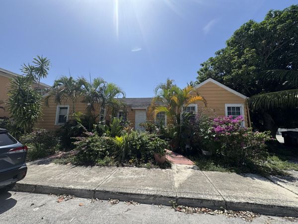 419 3RD Avenue S, Lake Worth Beach, FL 33460