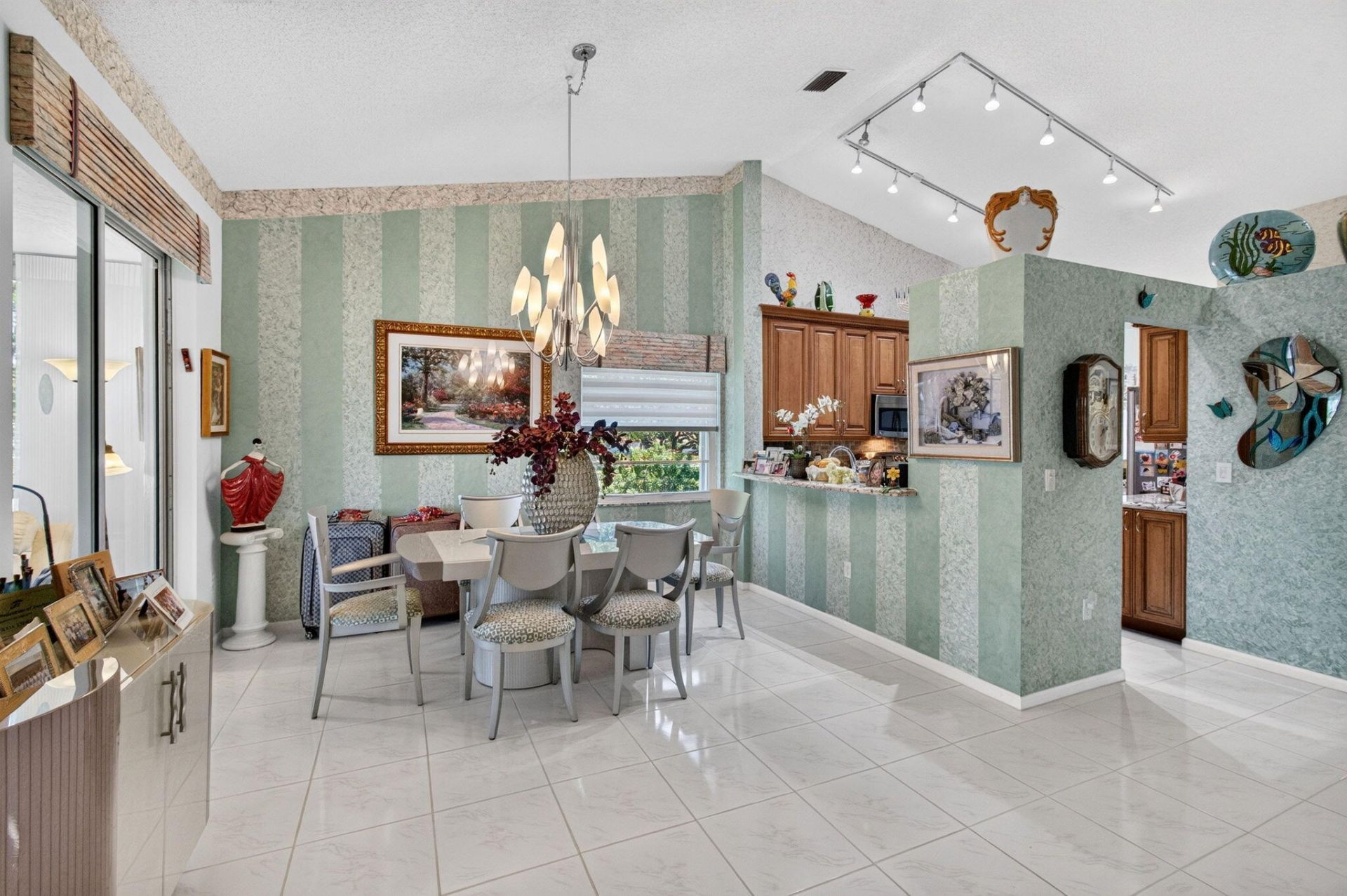 9865 Seacrest Circle, Unit 202, Boynton Beach, FL 33437 Photo