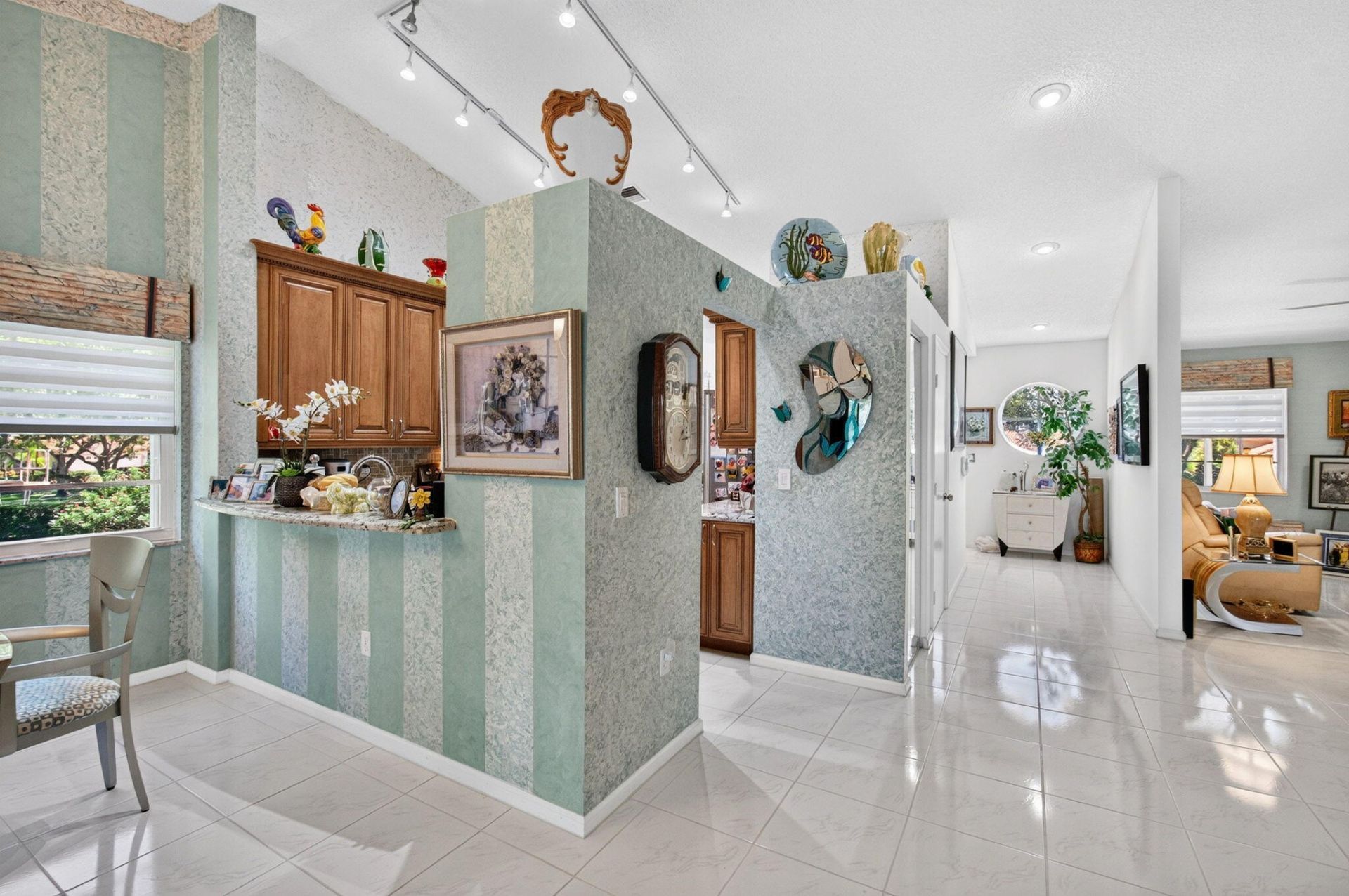9865 Seacrest Circle, Unit 202, Boynton Beach, FL 33437 Photo