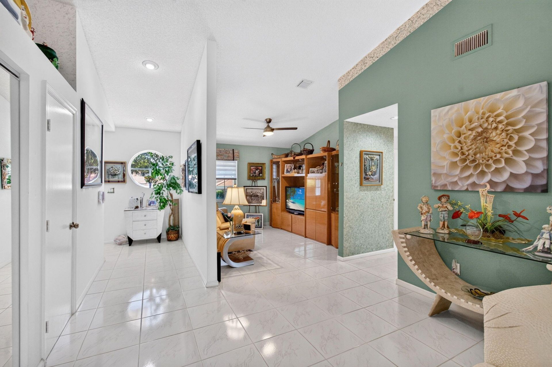 9865 Seacrest Circle, Unit 202, Boynton Beach, FL 33437 Photo