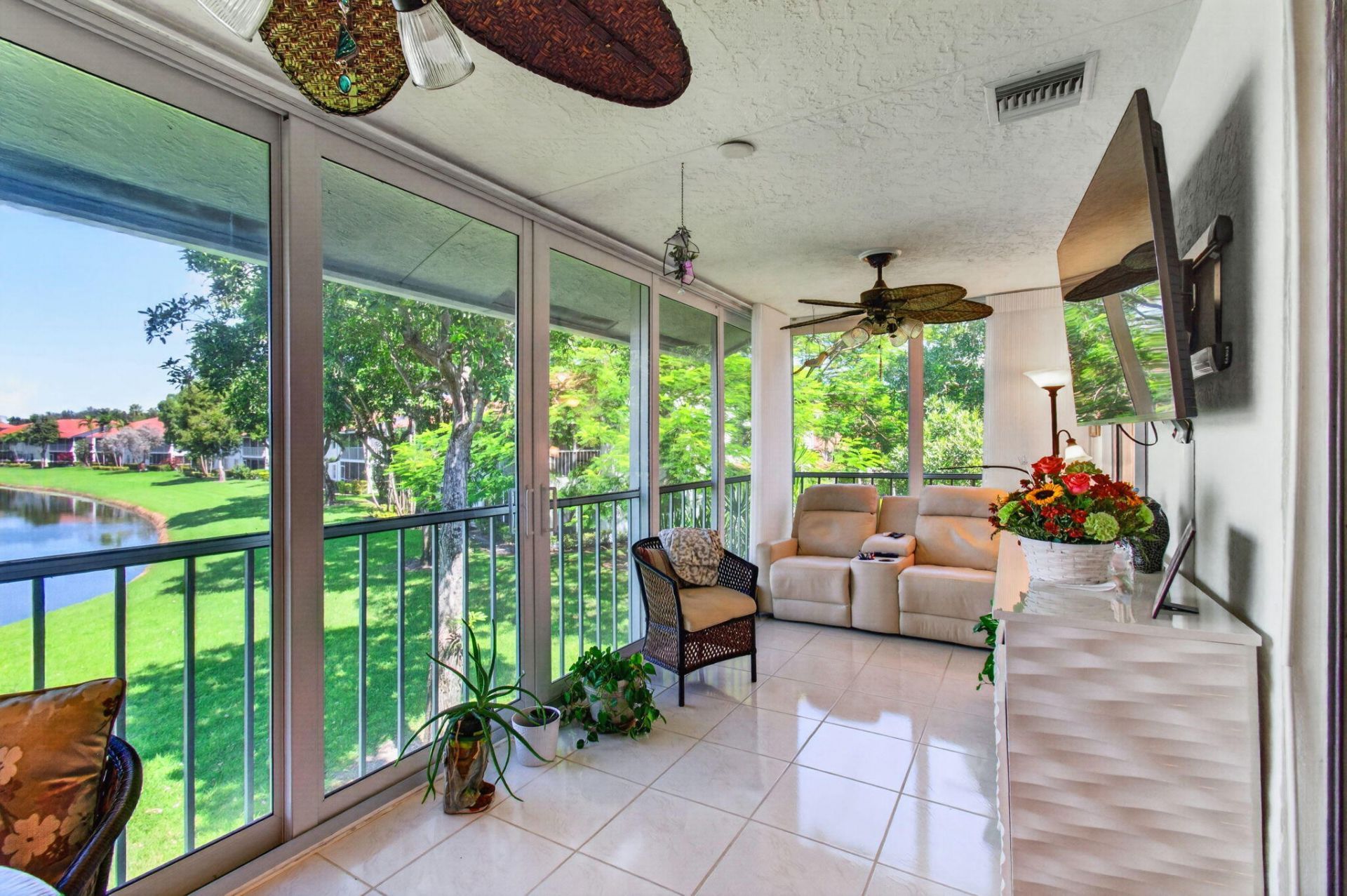 9865 Seacrest Circle, Unit 202, Boynton Beach, FL 33437 Photo