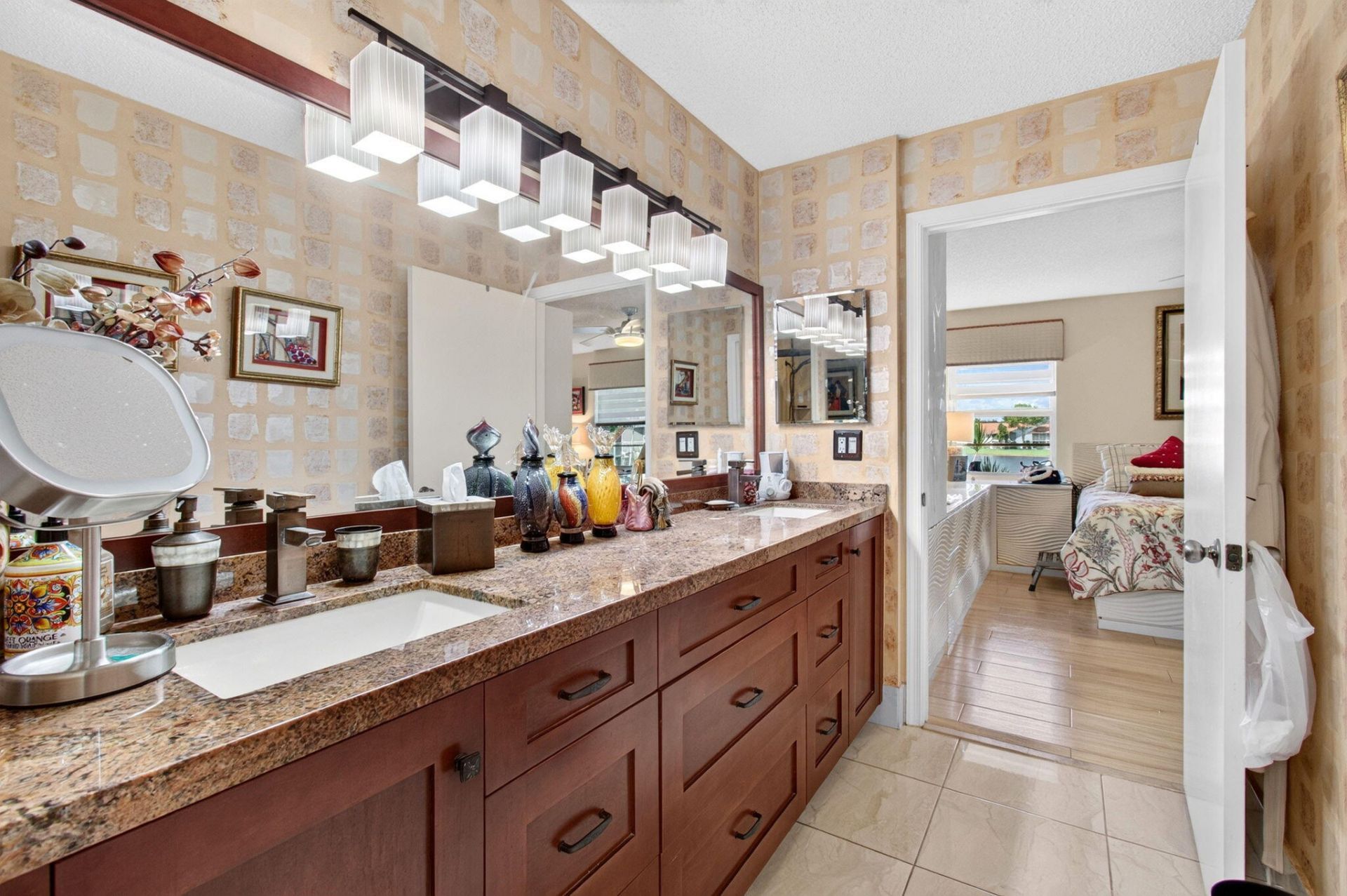 9865 Seacrest Circle, Unit 202, Boynton Beach, FL 33437 Photo