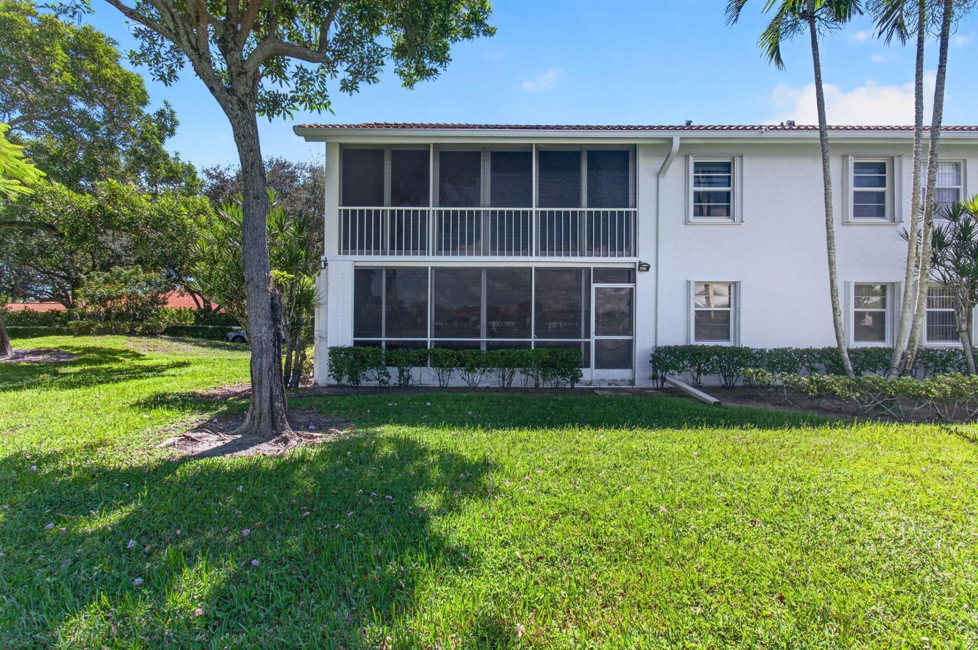 9865 Seacrest Circle, Unit 202, Boynton Beach, FL 33437 Photo