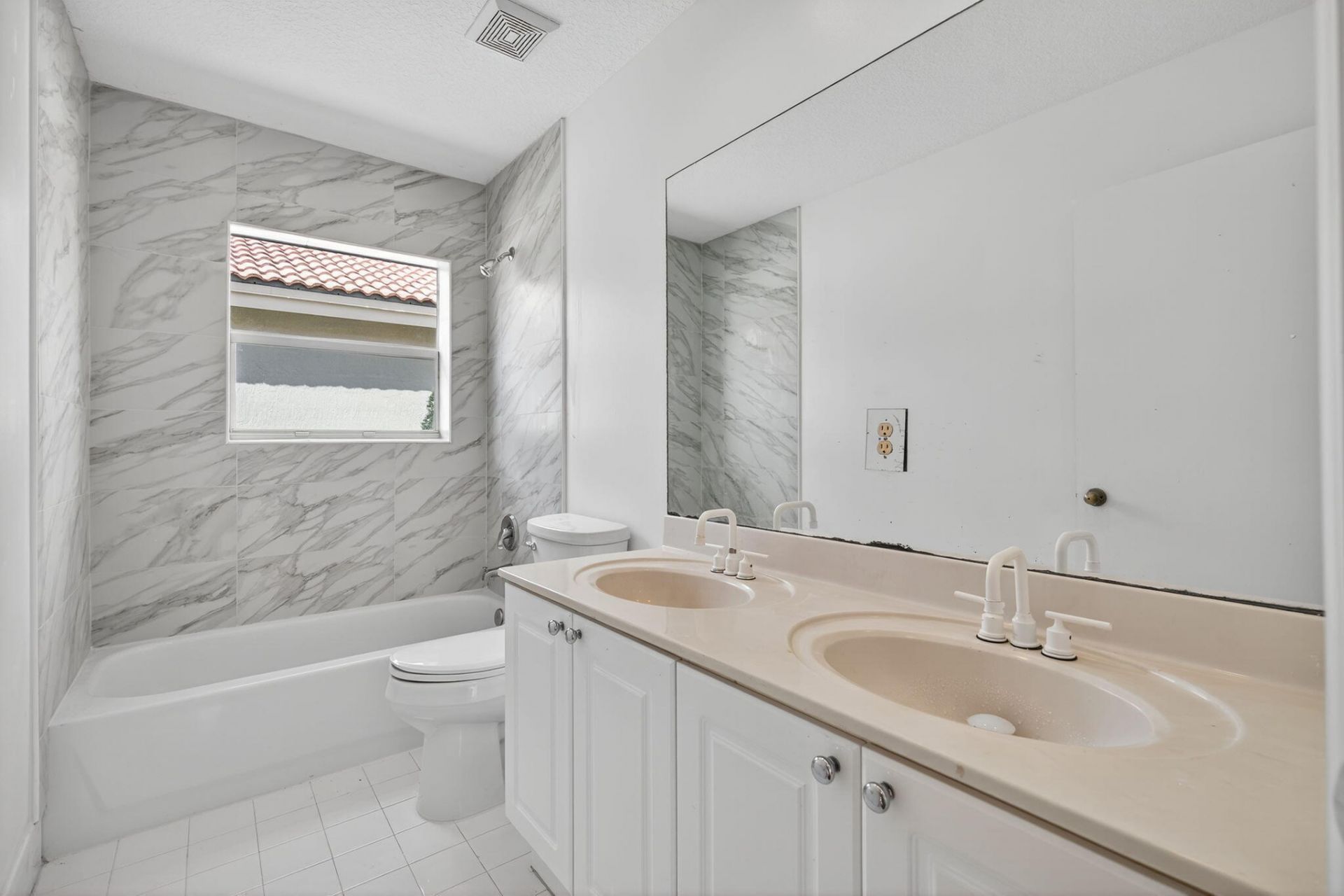 4083 Lake Tahoe Circle, West Palm Beach, FL 33409 Photo