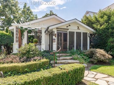 928 Oakland Avenue, Birmingham, Mi 48009