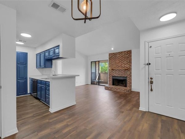 2006 Cloisters Drive , Unit 2522, Arlington, TX 76011