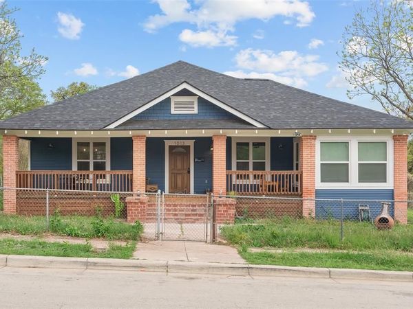 1013 Poindexter Street , Fort Worth, TX 76102
