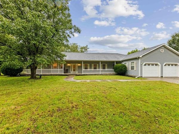 15036 Hillside Road, Leavenworth, KS 66048