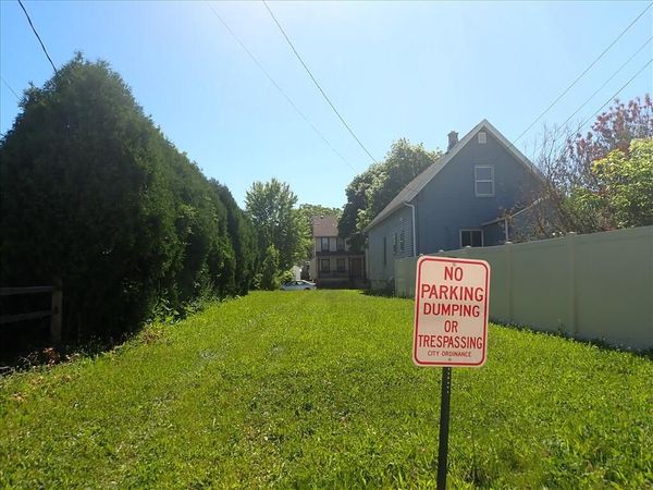 1945 N 19TH STREET, Milwaukee, WI 53205
