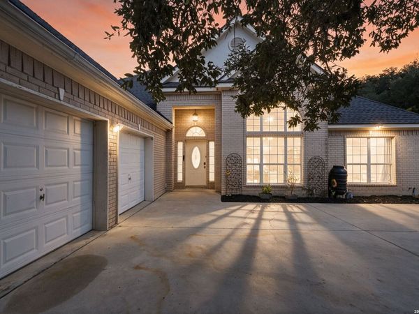 2502 Park Road 37, Helotes, TX 78023