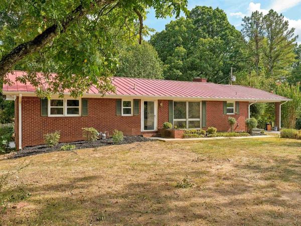 6280 Hawk Pride Mountain Rd, Tuscumbia, AL 35674