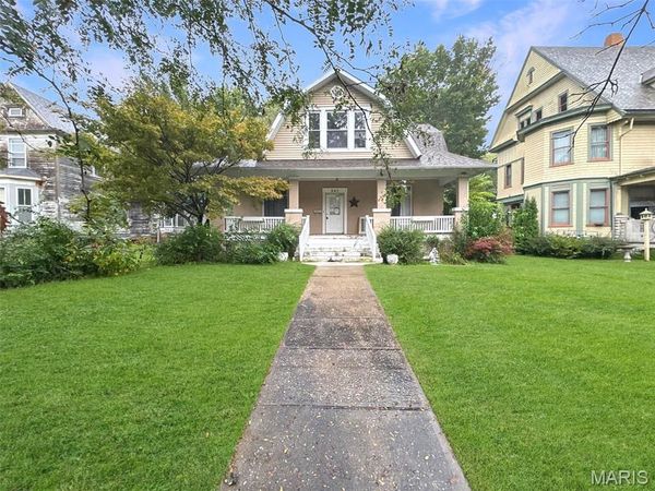 247 W Main Street , Carthage, IL 62321