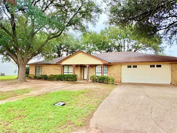 207 Nashua, Groesbeck, TX 76642