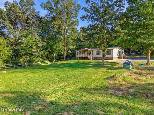 938 Mountain View St, Pigeon Forge, TN 37863