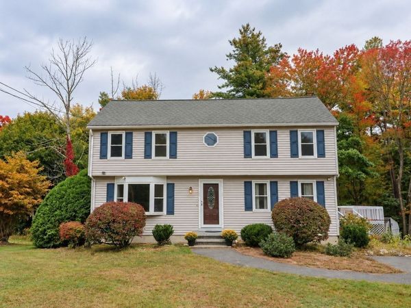 33 Summer St, Tyngsborough, MA 01879