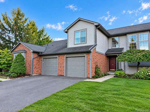 524 Winwood Circle, Walled Lake, Mi 48390