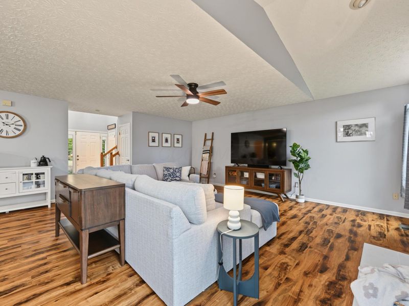 1990 Chicory Court, Lewis Center, OH 43035 Photo 9