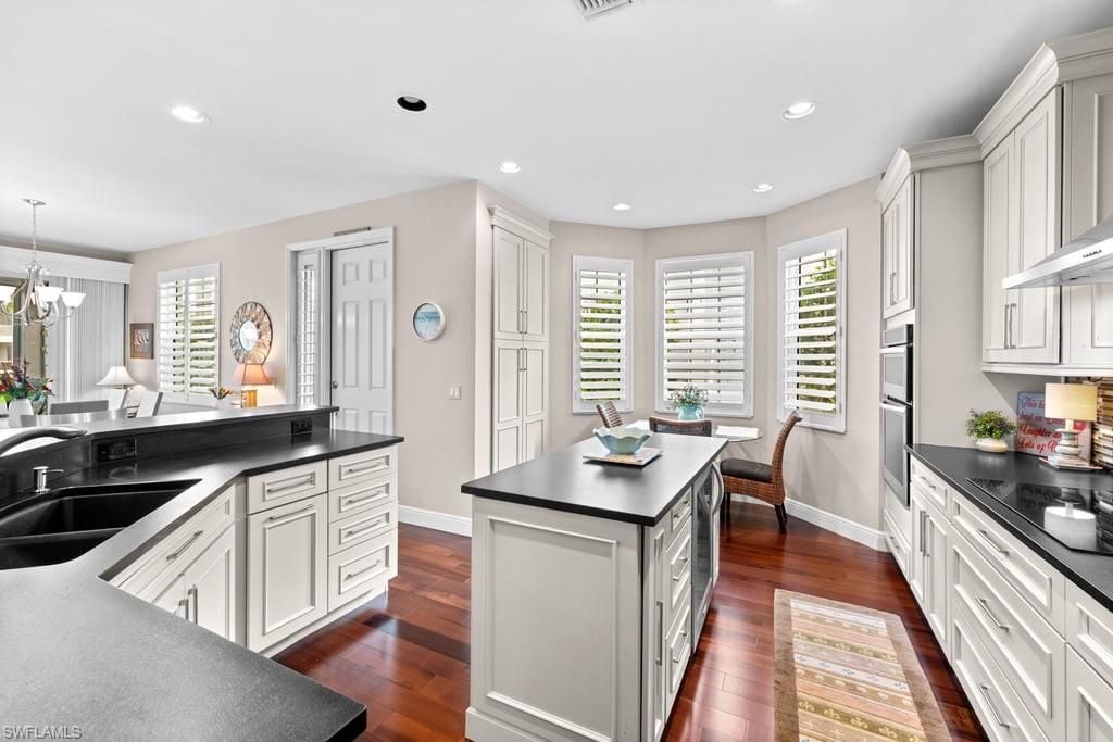 5075 Yacht Harbor Dr, Unit 103, Naples, FL 34112 Photo
