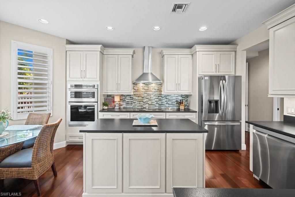 5075 Yacht Harbor Dr, Unit 103, Naples, FL 34112 Photo