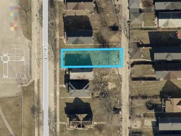 3200 N 9th St, Unit 3202, Milwaukee, WI 53206