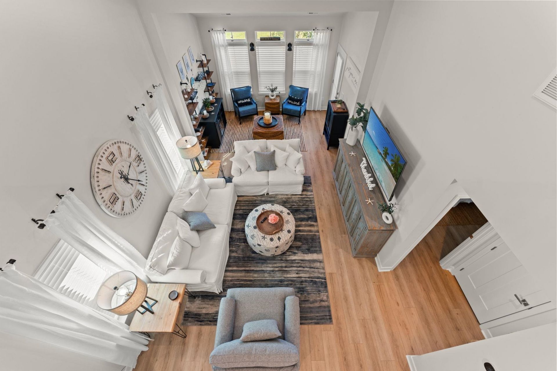 8906 Freya Way Photo 13