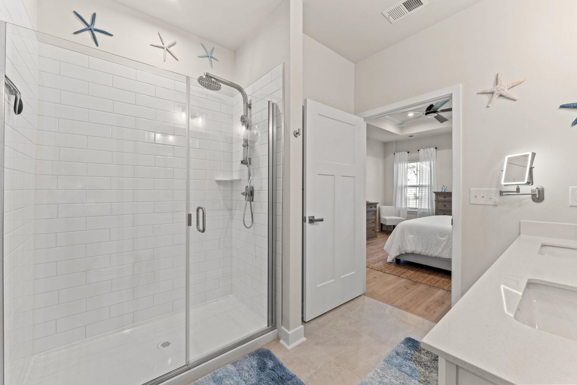 8906 Freya Way Photo 18