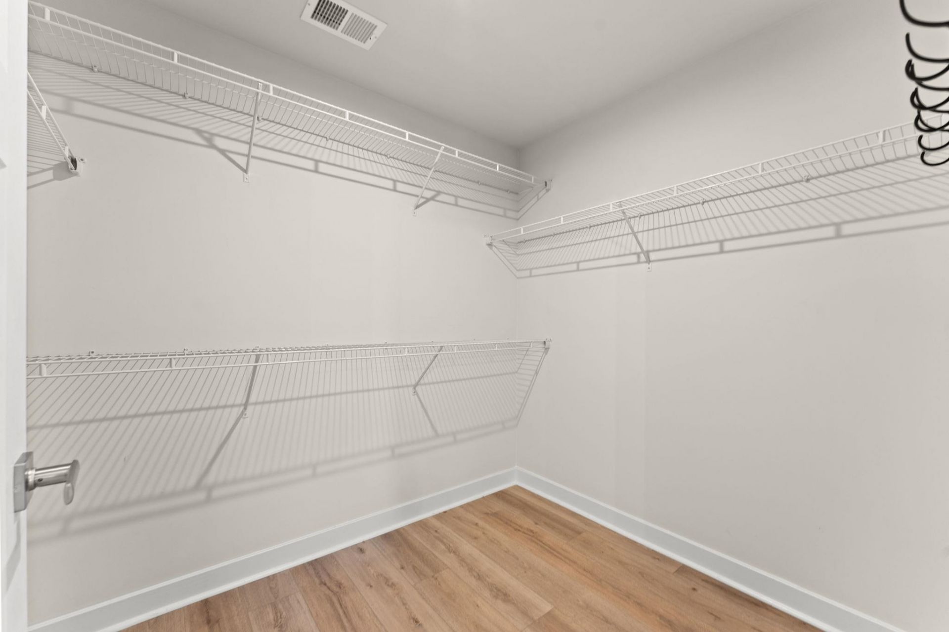8906 Freya Way Photo 19