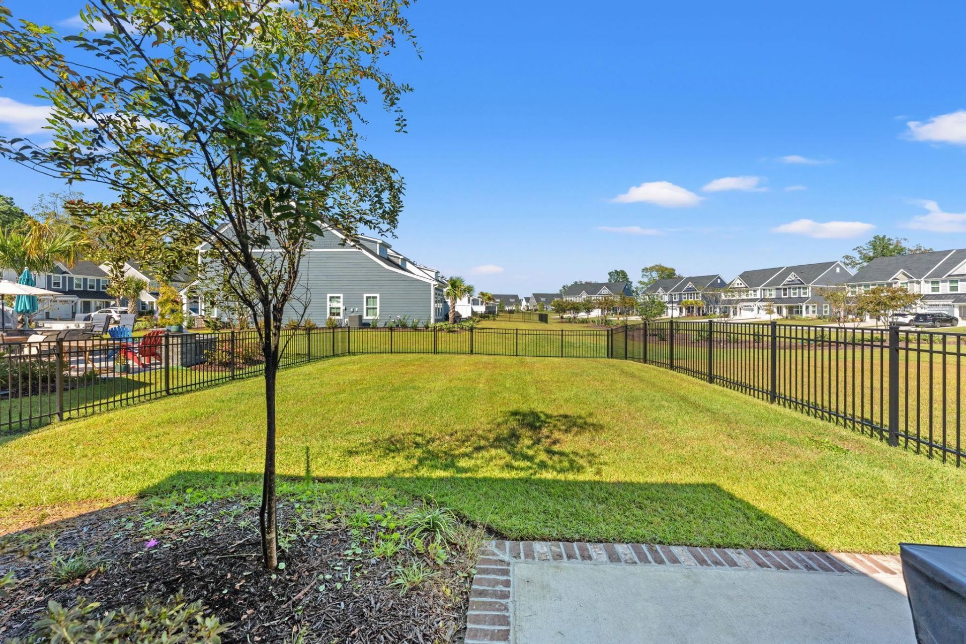 8906 Freya Way Photo 32