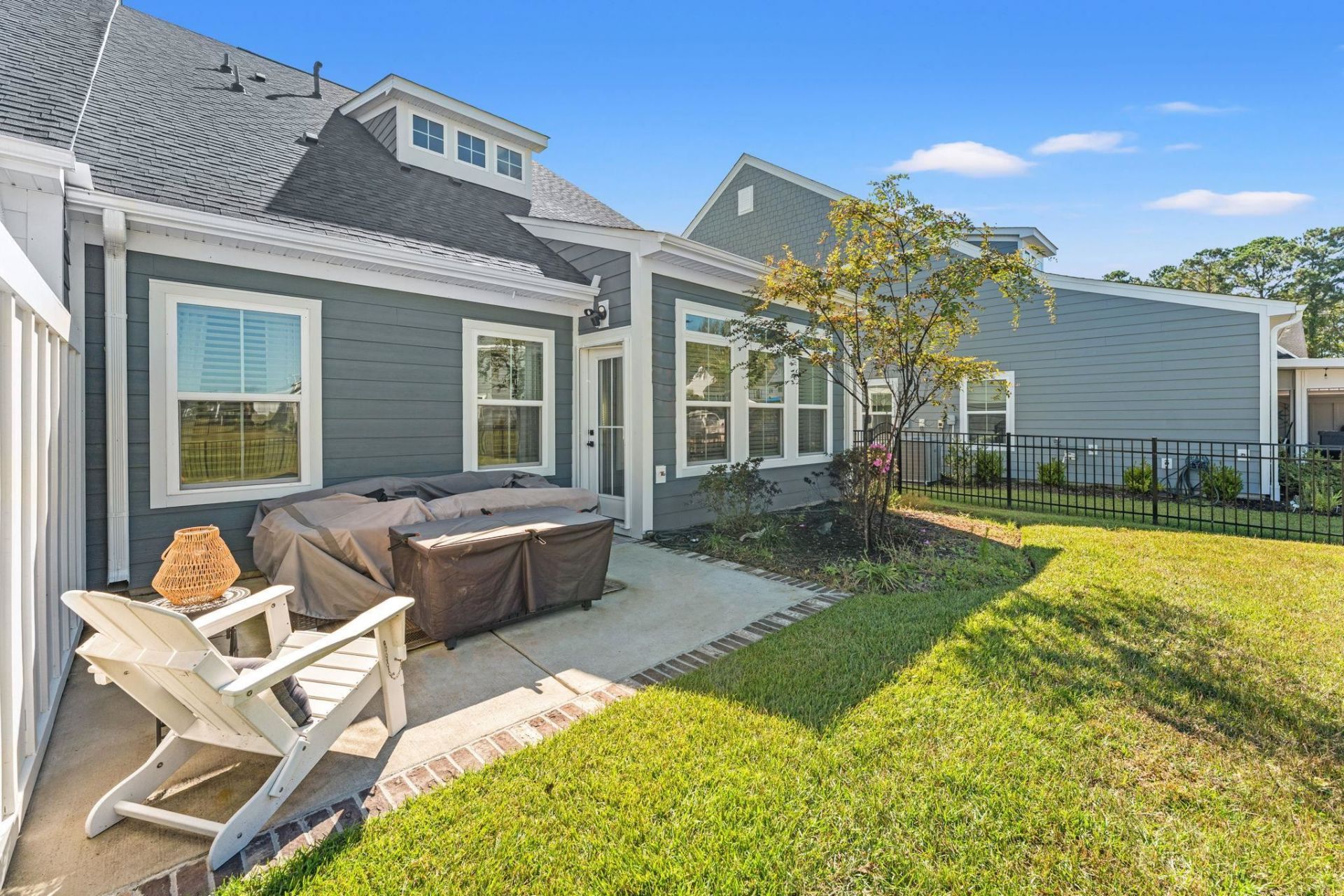 8906 Freya Way Photo 33