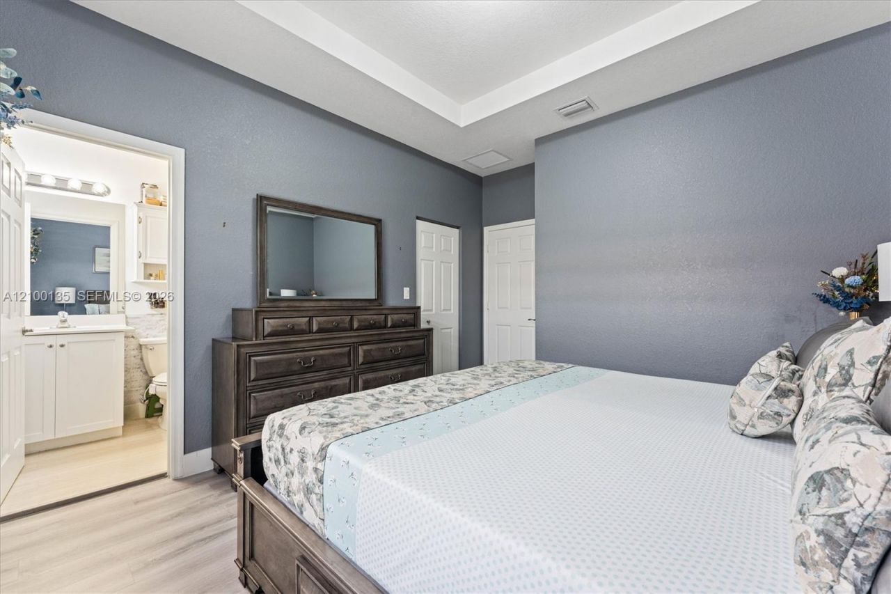 3384 W 106th Ter, Hialeah, FL 33018 Photo