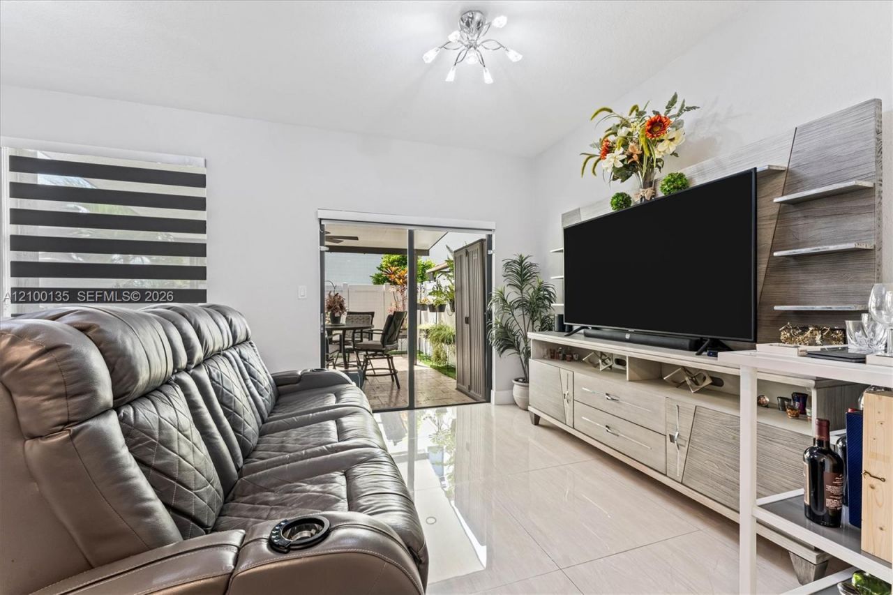 3384 W 106th Ter, Hialeah, FL 33018 Photo