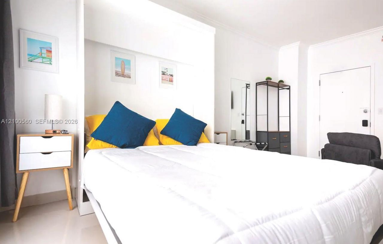 918 Ocean Dr , Unit 201, Miami Beach, FL 33139 Photo