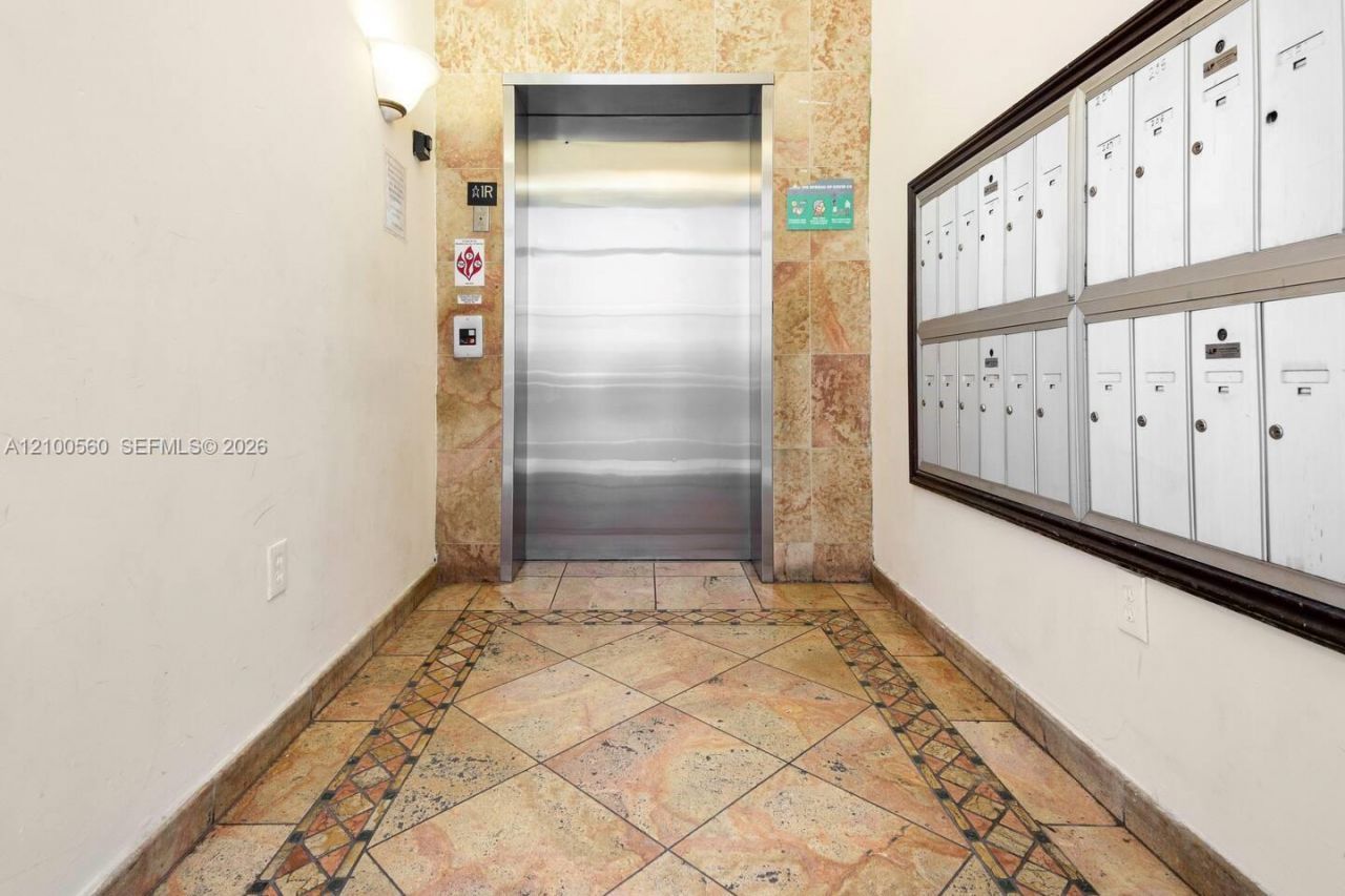 918 Ocean Dr , Unit 201, Miami Beach, FL 33139 Photo