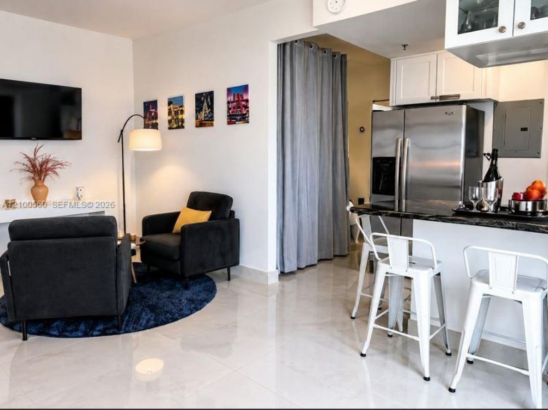 918 Ocean Dr, Unit 201, Miami Beach, FL 33139 Photo