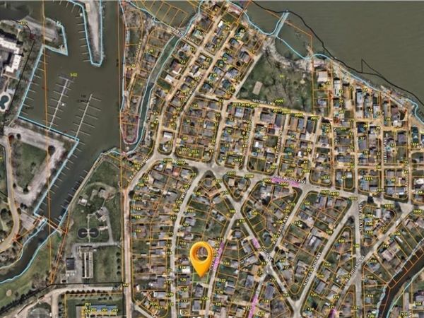 220 Overlook Road , Huron, OH 44839