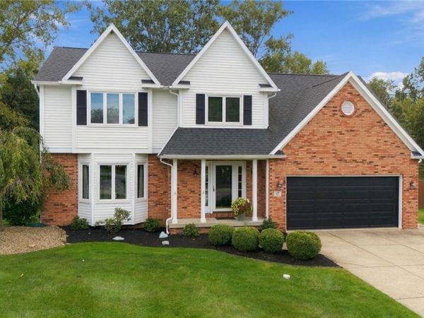 17 Vicente Court , Amherst, NY 14051