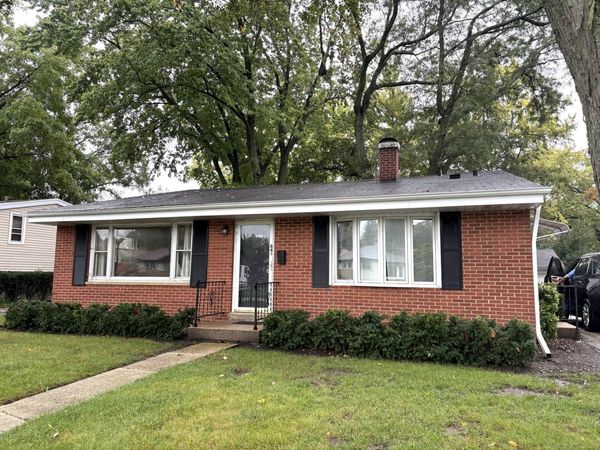 841 Countryside Highway , Mundelein, IL 60060