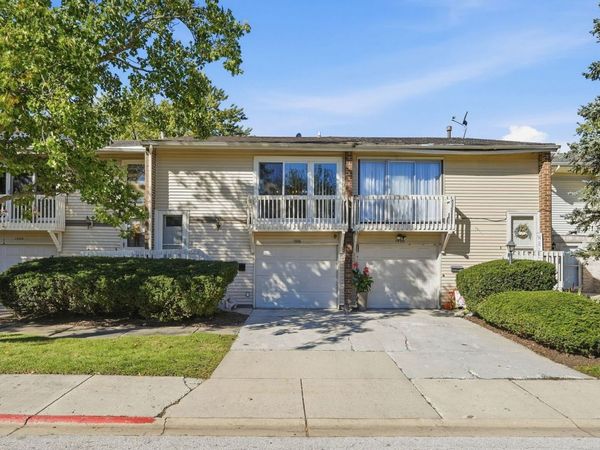 1326 ELDER Drive , Aurora, IL 60506