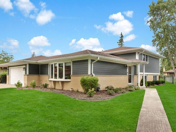 1602 N Oneida Lane , Mount Prospect, IL 60056