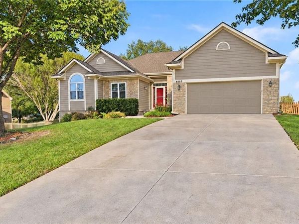 8503 Timber Trails Drive, De Soto, KS 66018