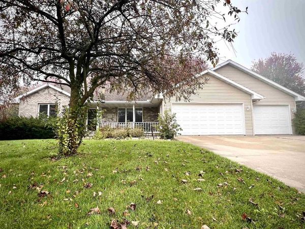 2039 MEADOW LINKS DRIVE, New Franken, WI 54229