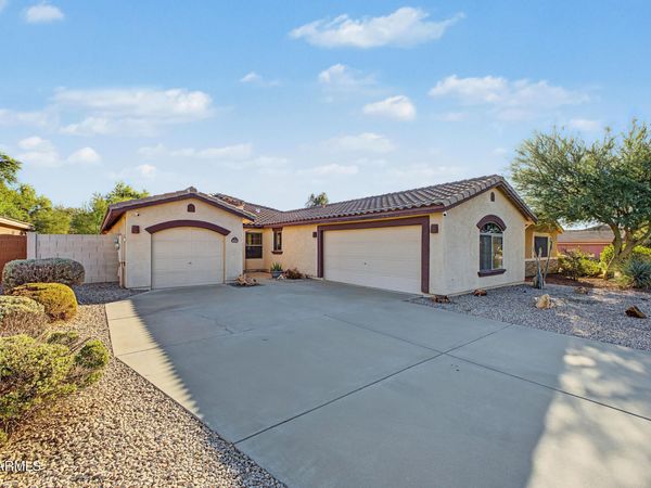 2521 W DARREL Road, Phoenix, AZ 85041