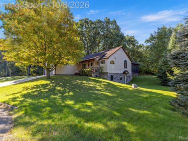 1021 Willow Lane, Howell Township, Mi 48843