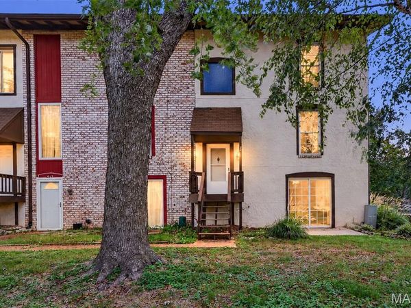 314 Carmel Woods Drive, Ellisville, MO 63021