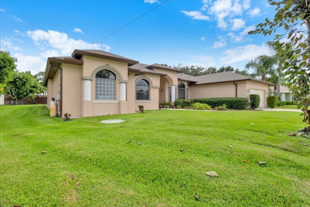 5347 NW Nassau Lane, Port Saint Lucie, FL 34983 Photo