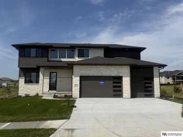 16139 Earl Street, Bennington, NE 68007