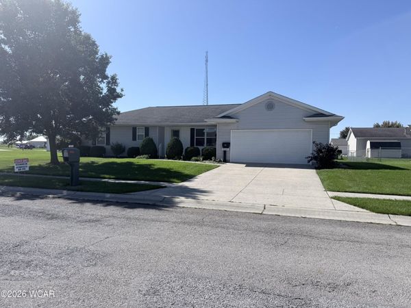 923 Sunrise Drive, Wapakoneta, OH 45895