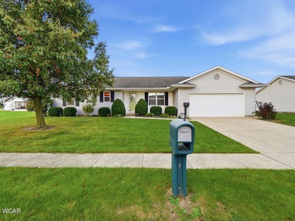 923 Sunrise Drive, Wapakoneta, OH 45895
