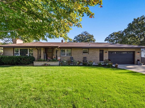9181 W Springhill Drive, St. John, IN 46373