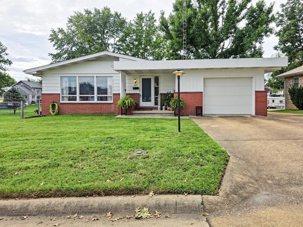 306 E Peters Avenue, Owensville, MO 65066